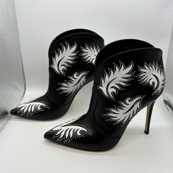 Gianvito Rossi Black leather heels/booties white leaves w/metal. SZ 39 Like new! - Picture 1 of 14